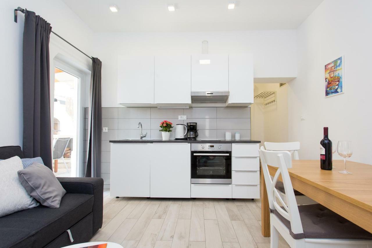 Apartments Pinery Makarska Exterior photo